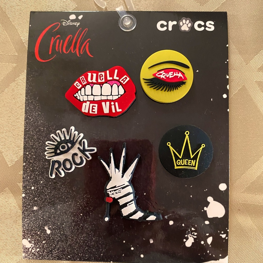 CROCS jibbitz Cruella